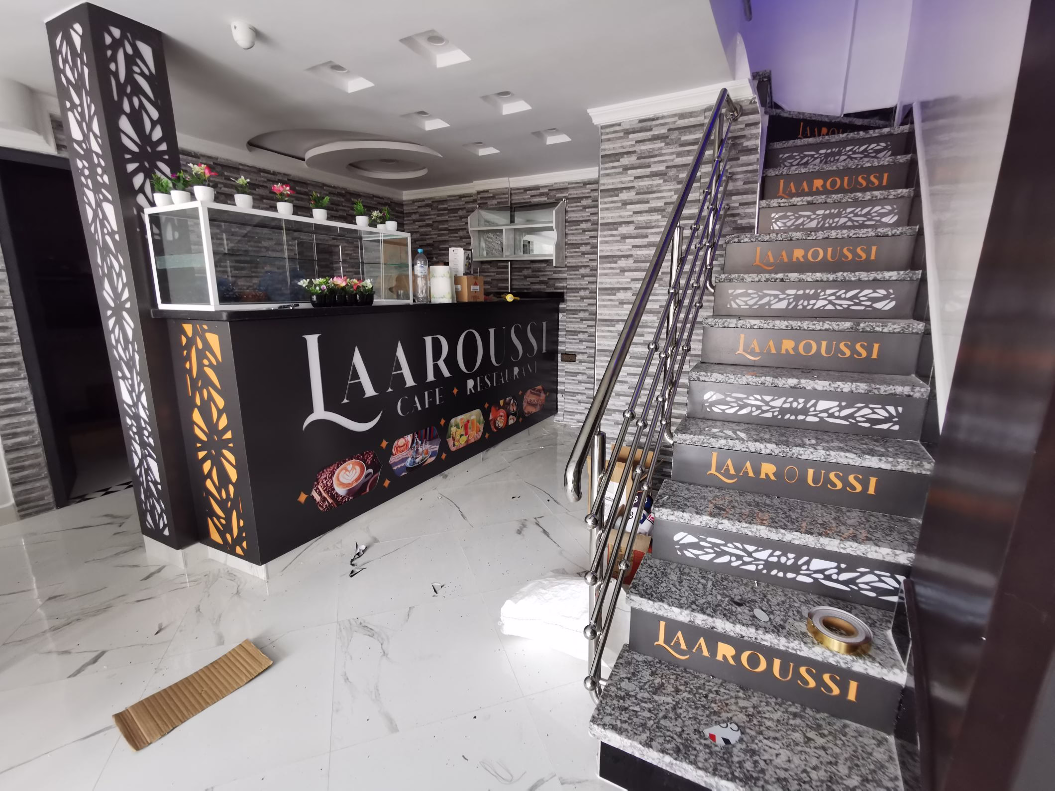 Café Laaroussi Enseignes publicitaires, Signalétiques d'extérieure compressed